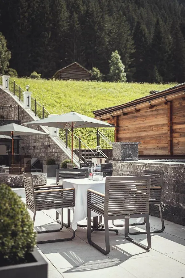 Schlosshotel Ischgl 5 5*,