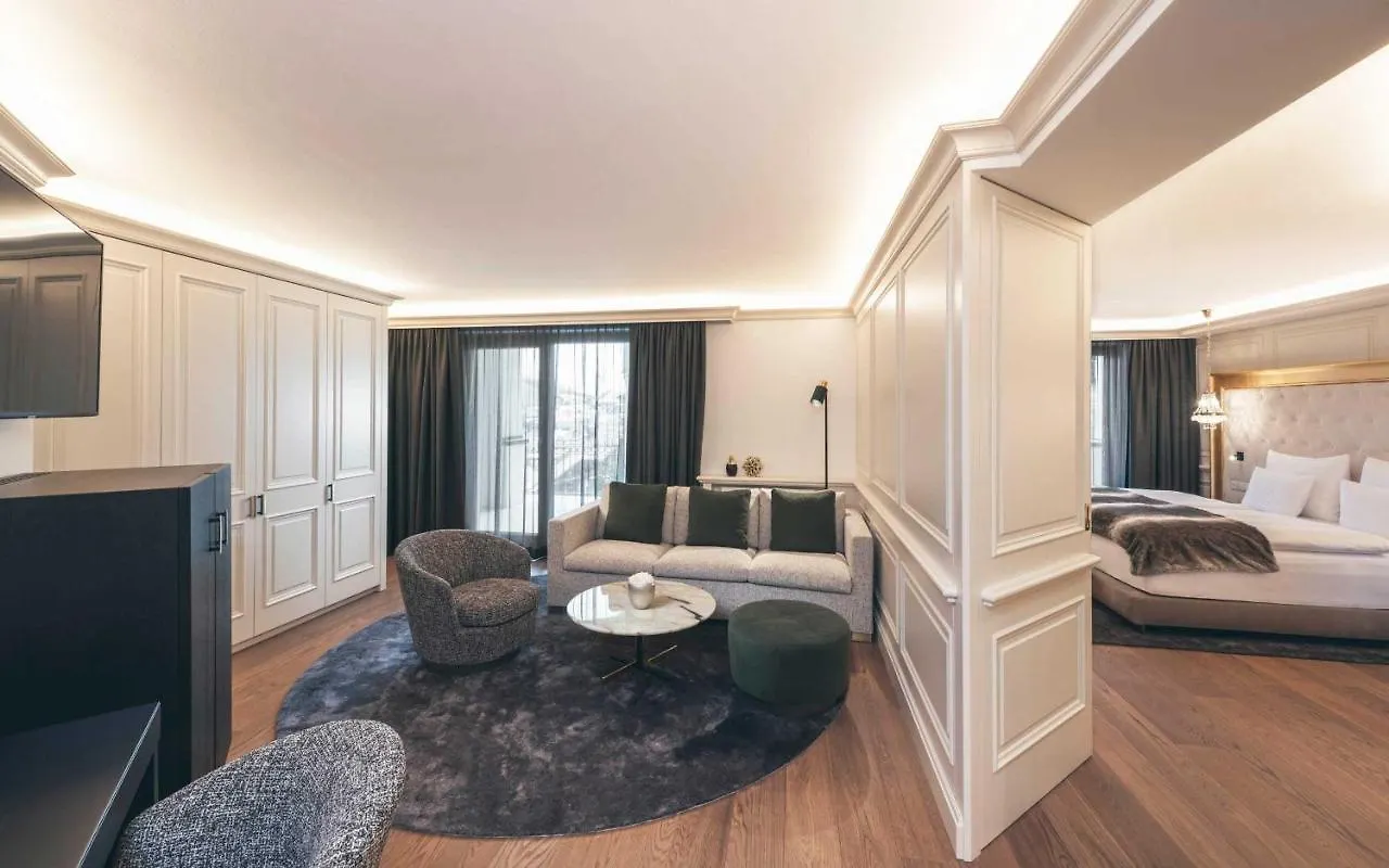 Schlosshotel Ischgl 5 5*,