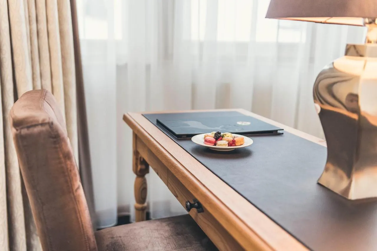 Schlosshotel Ischgl 5 מלון