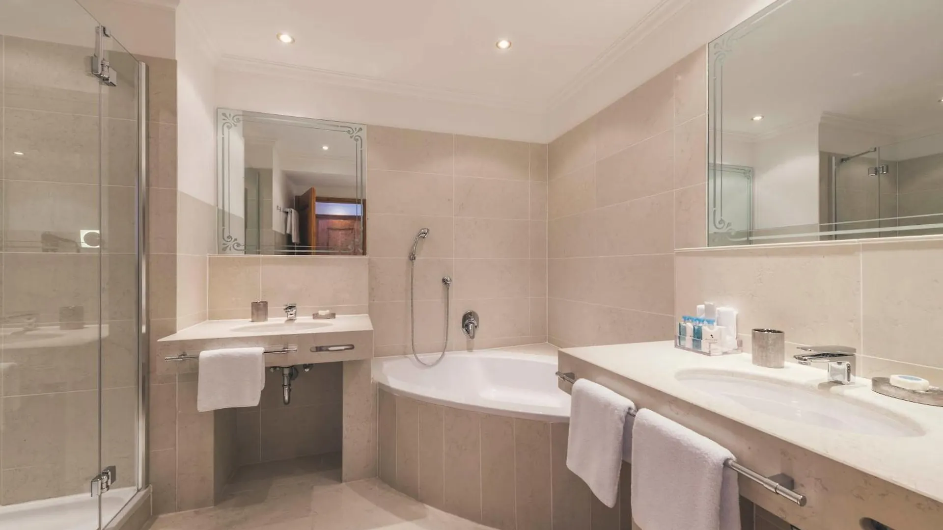 Schlosshotel Ischgl 5 5*,  אוסטריה